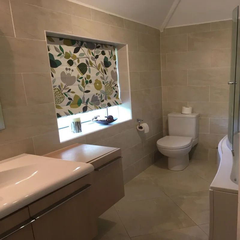 Buy Roman Blinds For Bathrooms Windows in Dubai