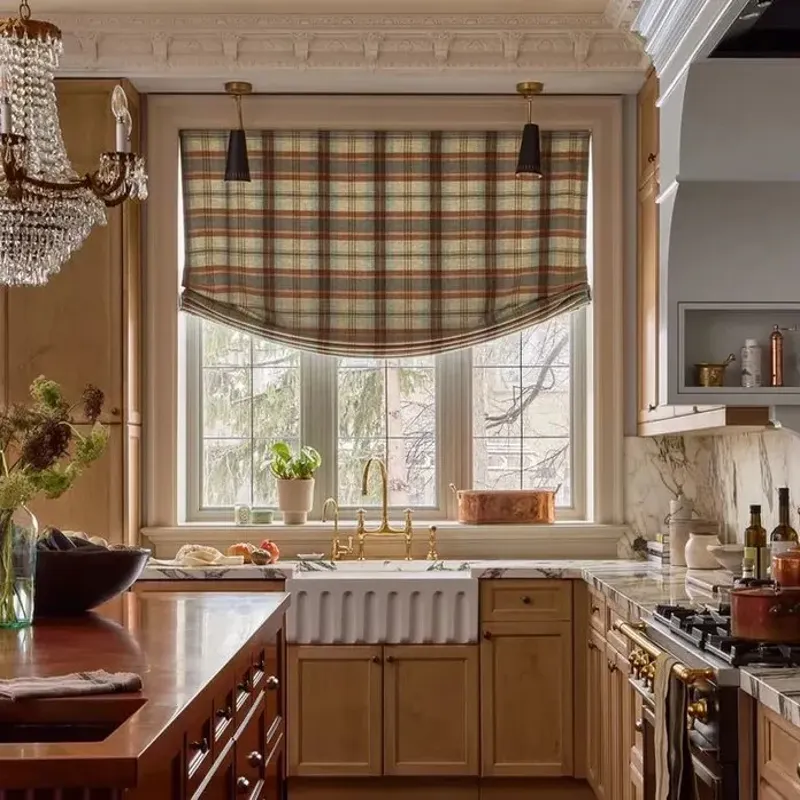 Buy Roman Blinds For Kitchens In Dubai