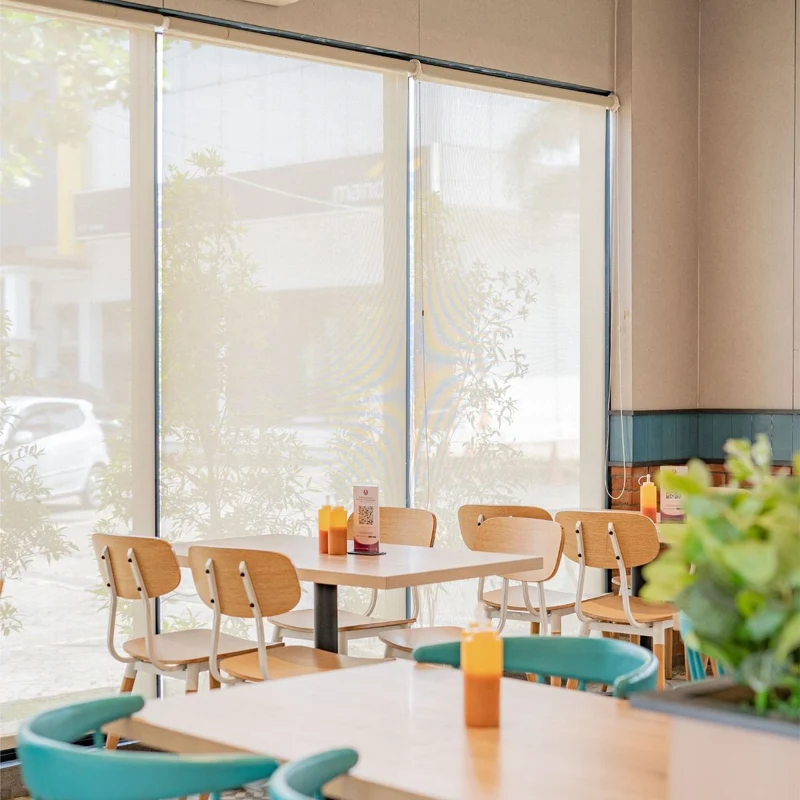 Buy Roller Blinds For Restaurant In Dubai