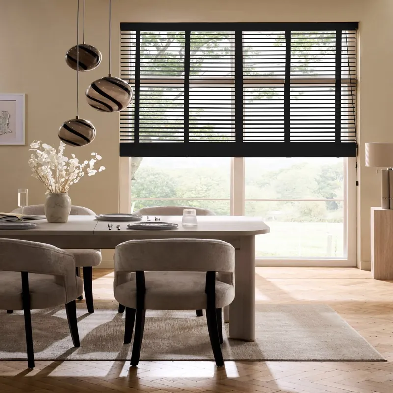 Buy Top Quality Venetian Blinds For Dining Rooms In Dubai
