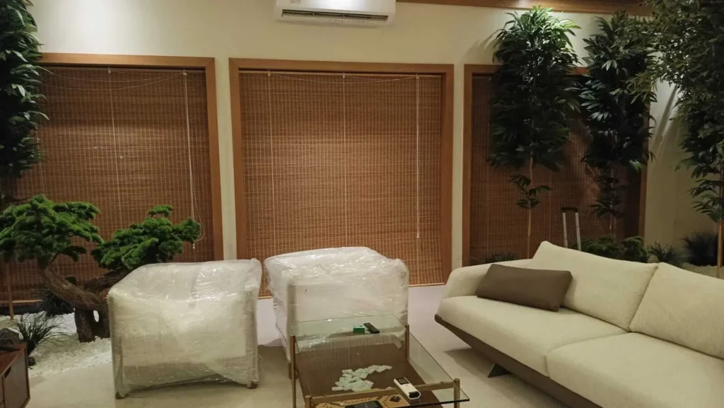 wide-bamboo-blinds-floor-to-ceiling-windows-dubai